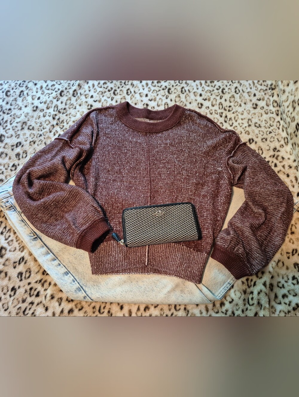 Minimalist Burgendy Sweater